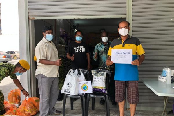 Aid distribution via Hasanah project partner Al I’ tisan Malaysia